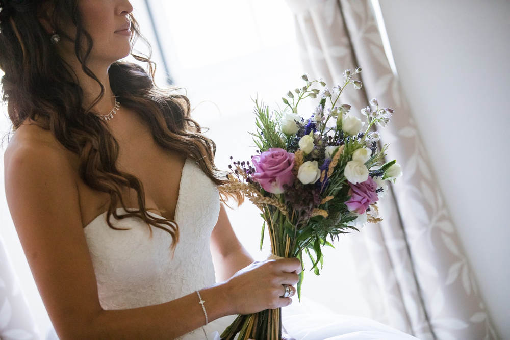 Wedding Bride And Flowers - Château du Doux