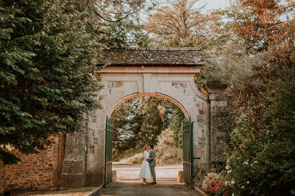 Wedding Kiss - Château du Doux